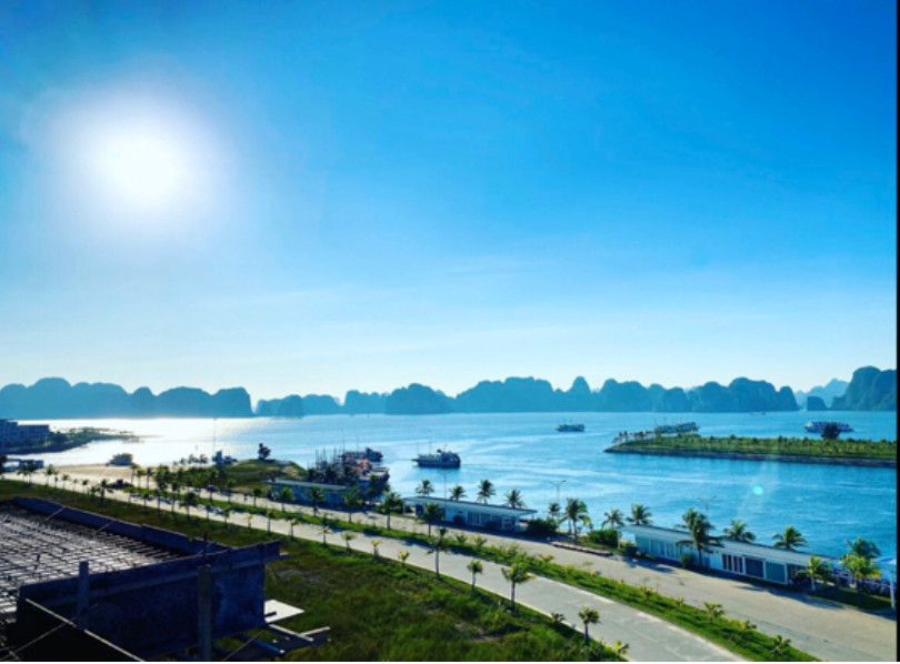 Khách sạn Charm Hill Hotel Tuần Châu Hạ Long Quảng Ninh